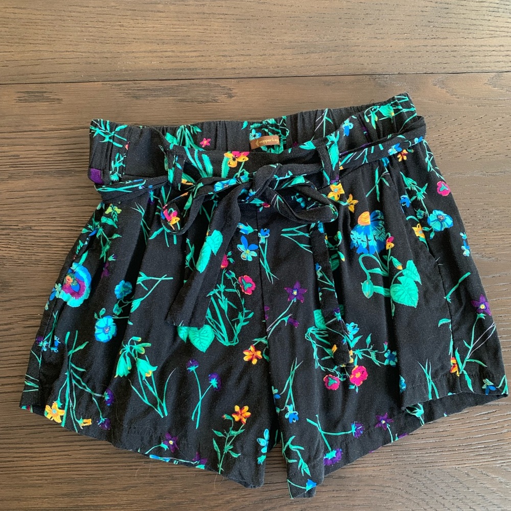 floral shorts